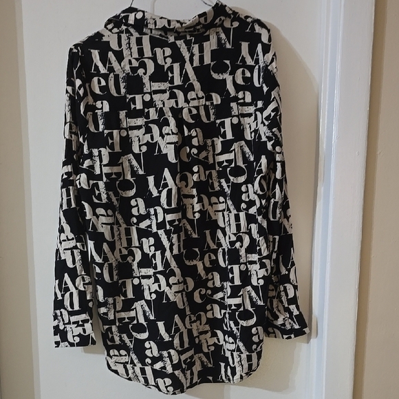 Black‎ and White Graphic Ladies Top - Picture 3 of 3